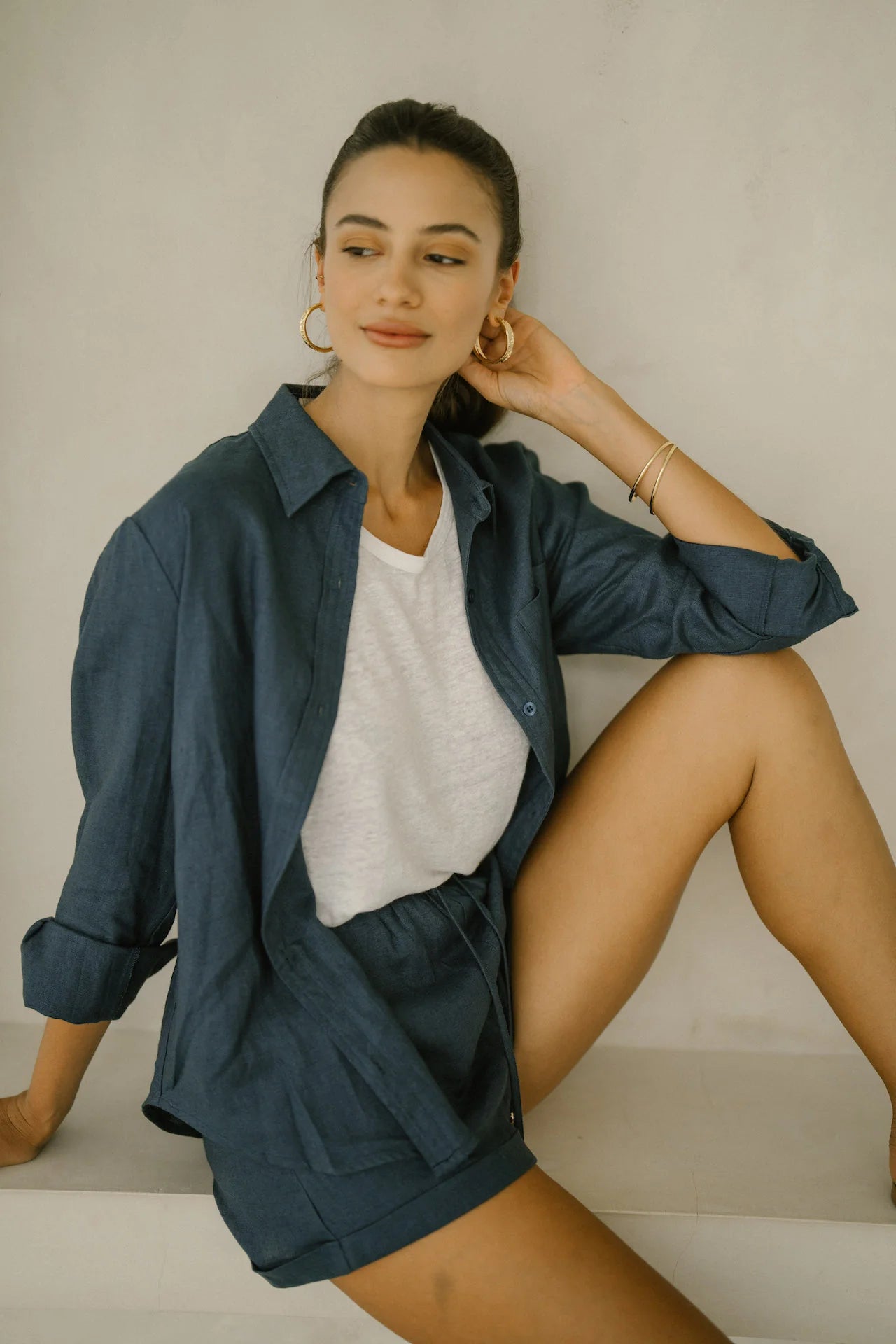Classic Linen Shorts in Navy Blue
