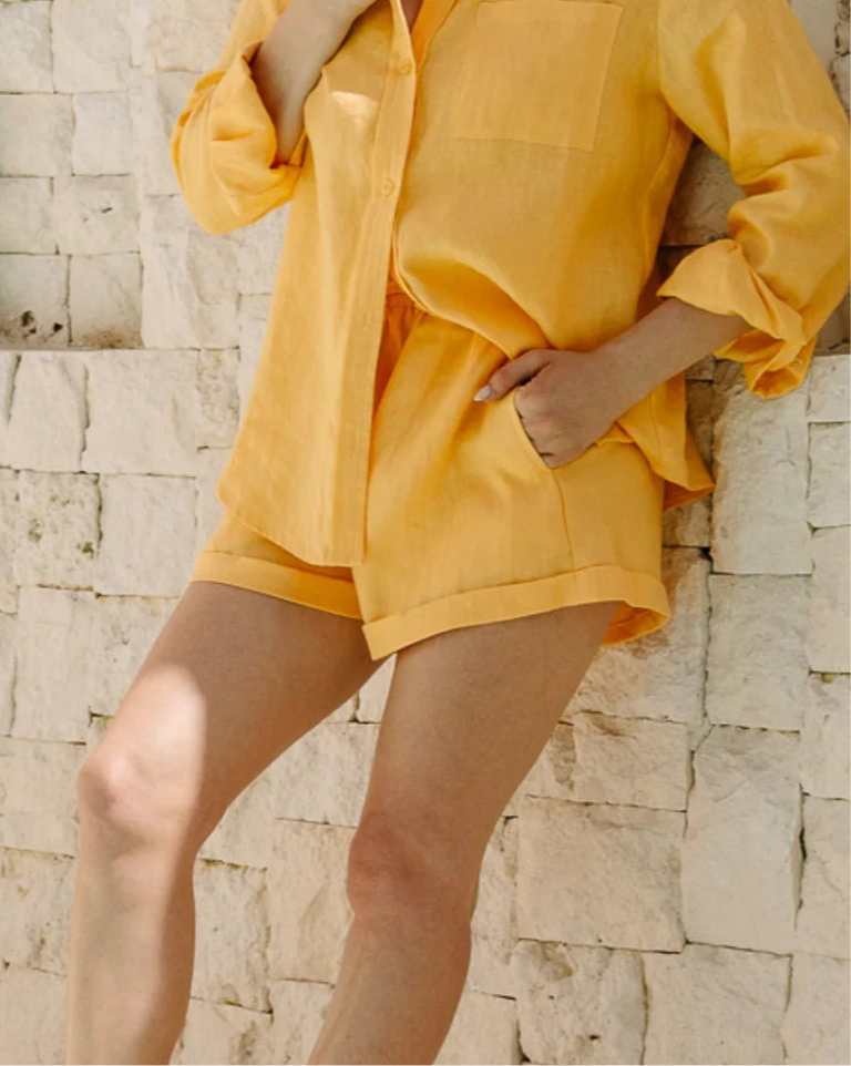 Classic Linen Shorts in Lemoncello