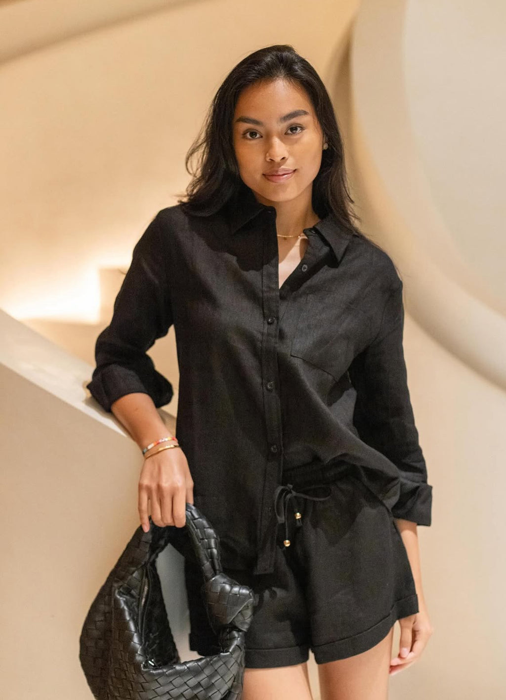 Classic Linen Shorts in Black