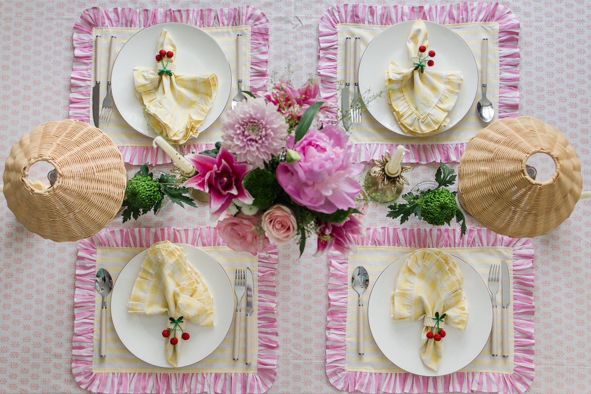 Iraca Palm Cherry Napkin Ring