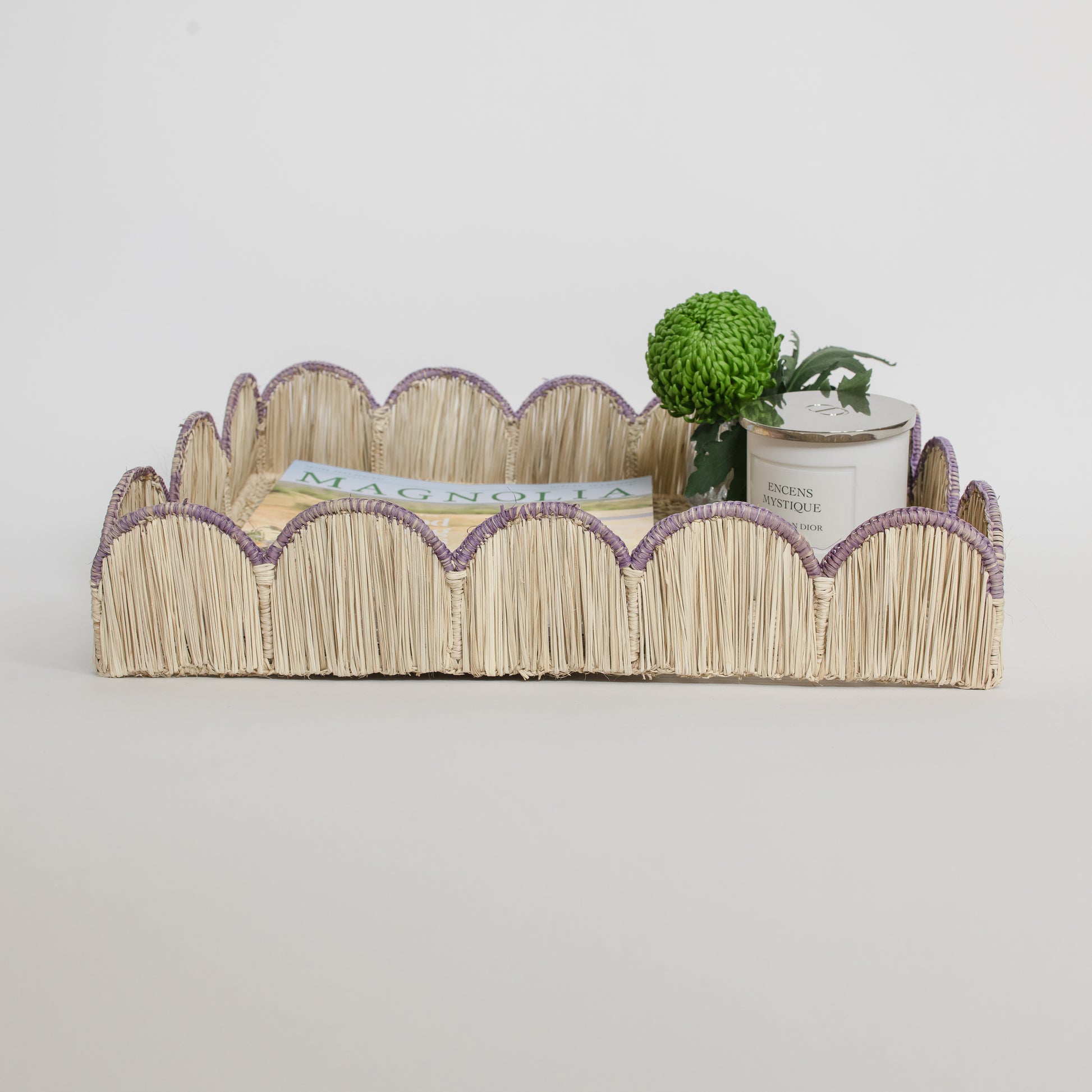Iraca Palm Scallop Tray