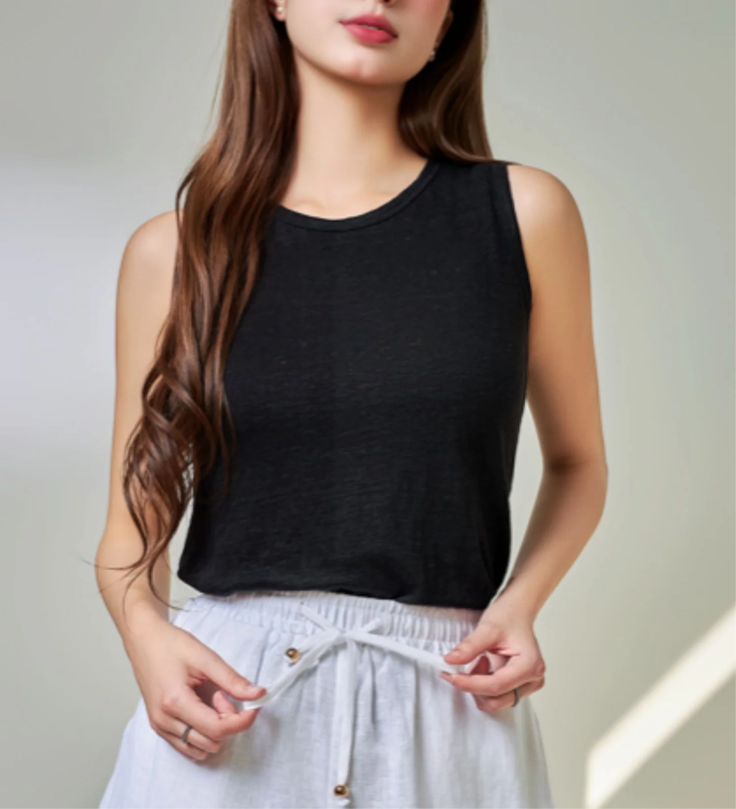 Classic Linen Knit Tee in Black