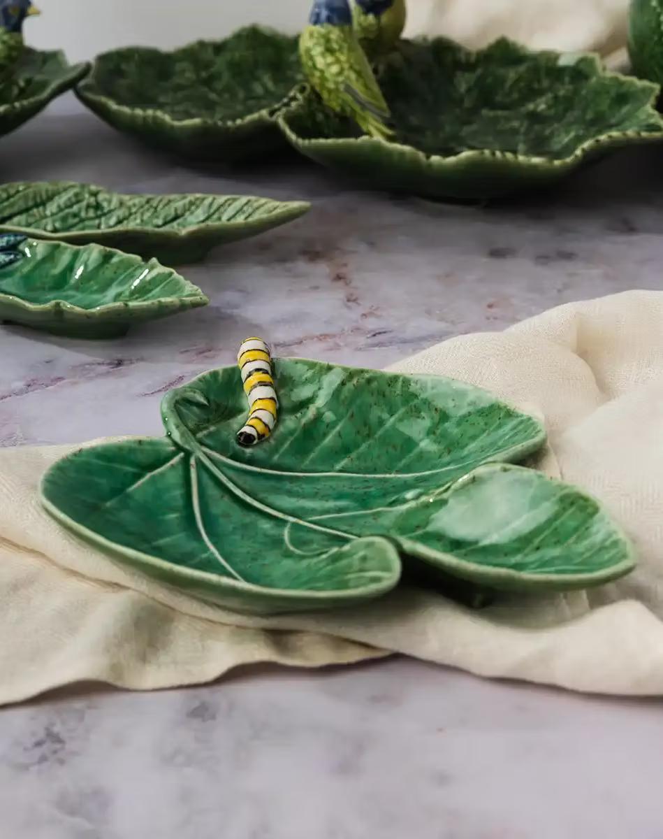 Fig Leaf with Caterpillar Bowl 19 cm