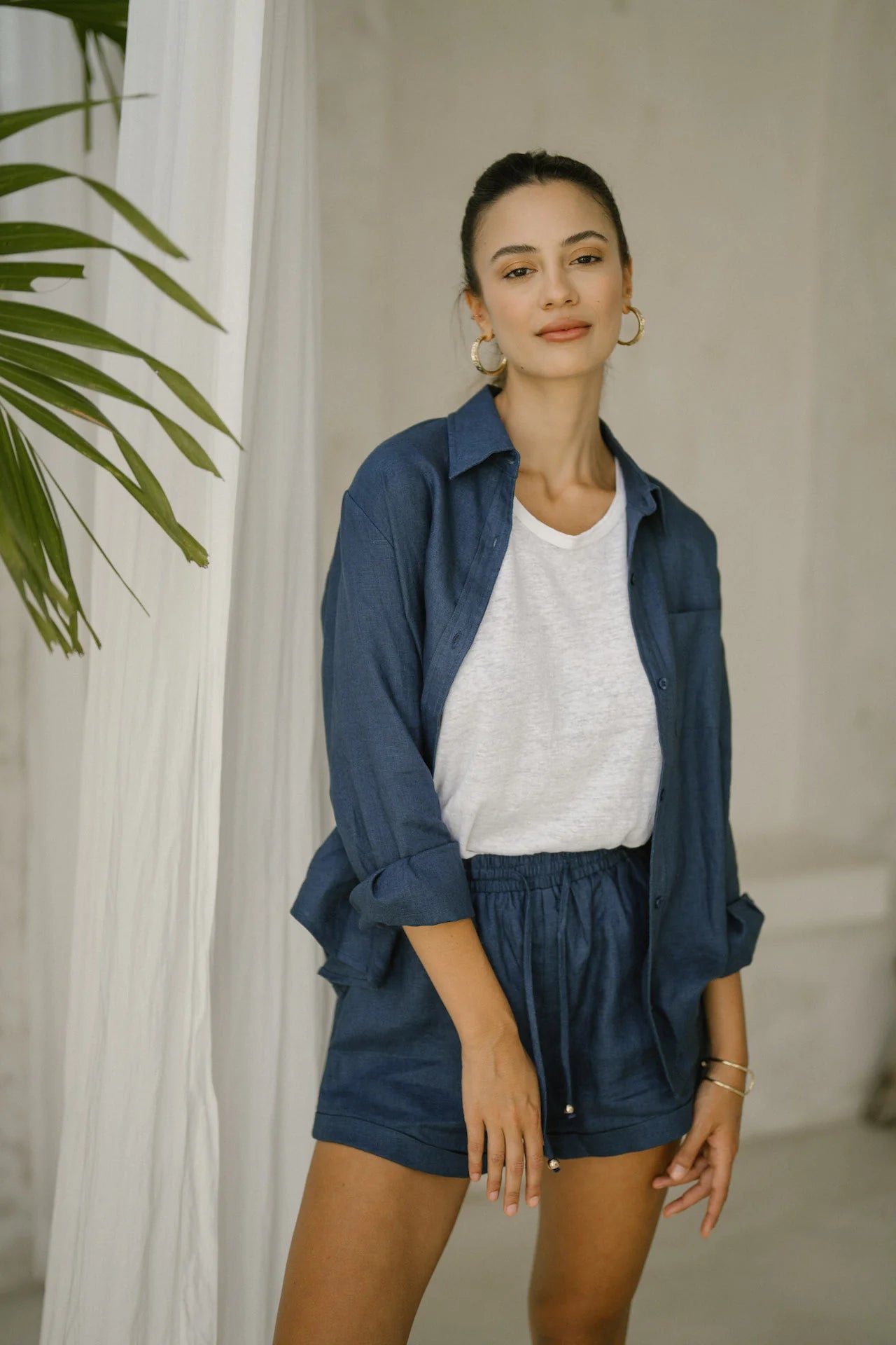 Classic Linen Shorts in Navy Blue