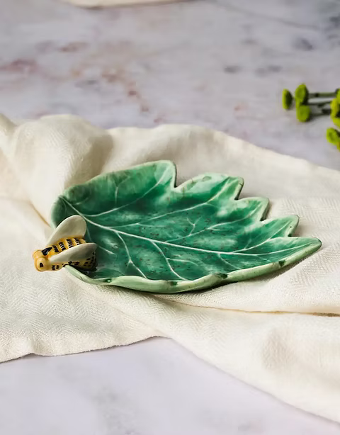 Oak Tree Leaf with Bee Bowl 14 cm