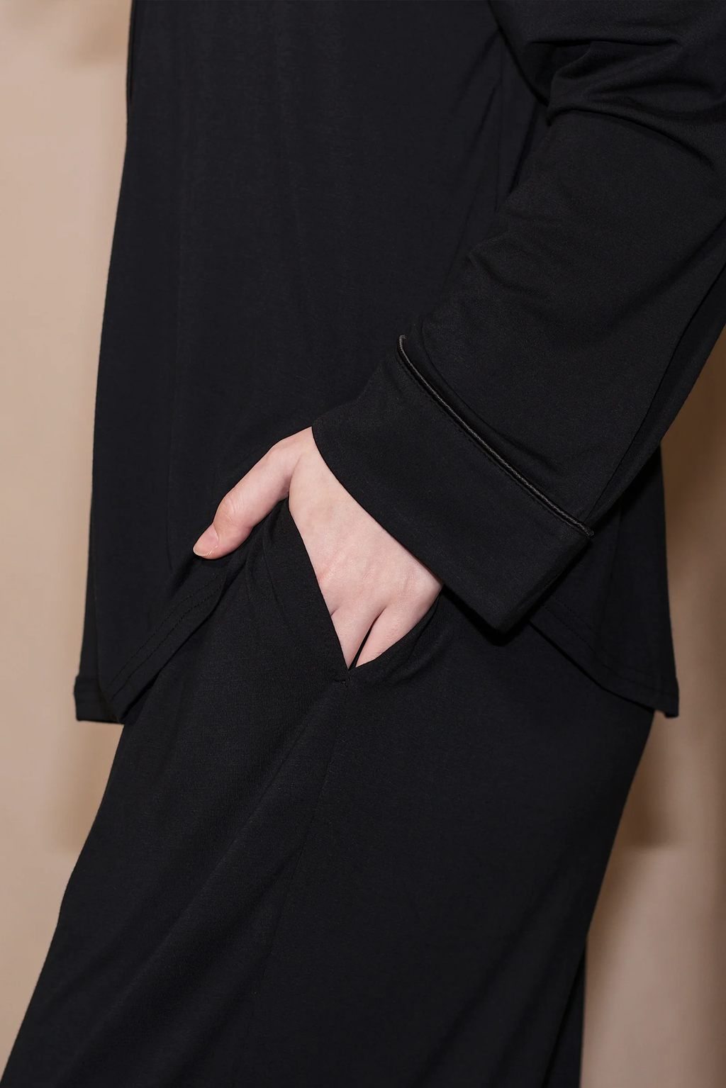 Signature Long Pyjamas Set in Noir