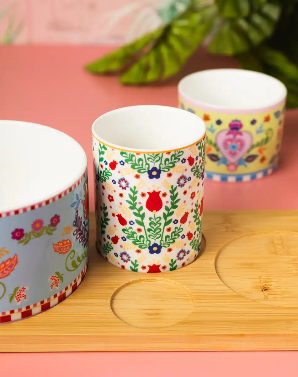 Appetizer Set with Four Round Bowls on Acacia Spring Folk