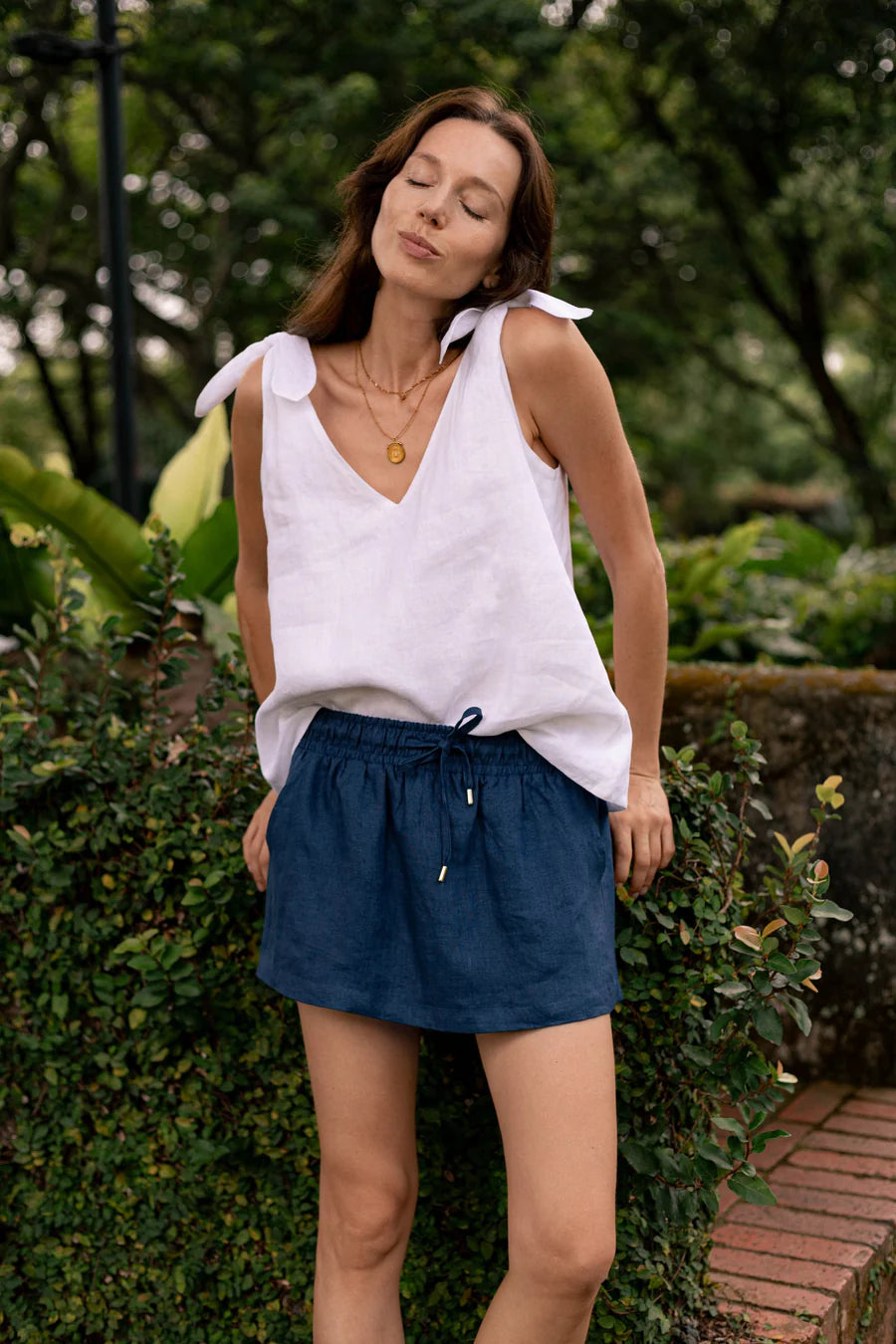 Classic Linen Shoulder Bow Tie Top in White